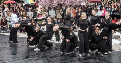 Az eső sem tudta megállítani a táncot